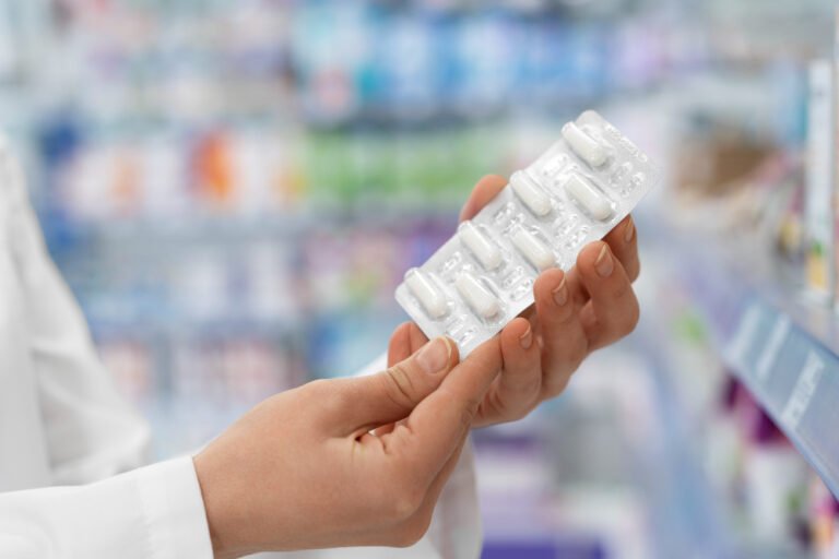 Read more about the article Order High-Quality Painkillers Online in UK from Chemist Shop UK